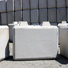 CONCRETE BLOCK BARRIER